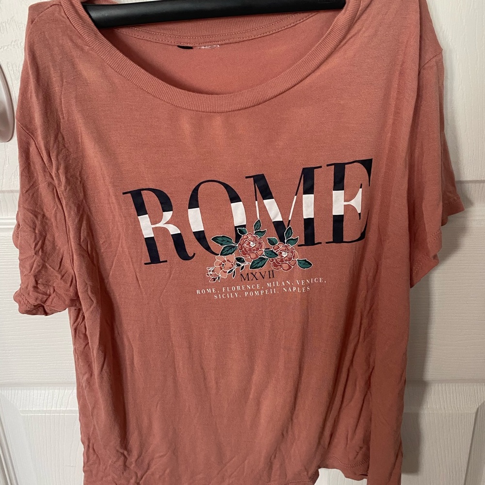 H&M graphic pink tee